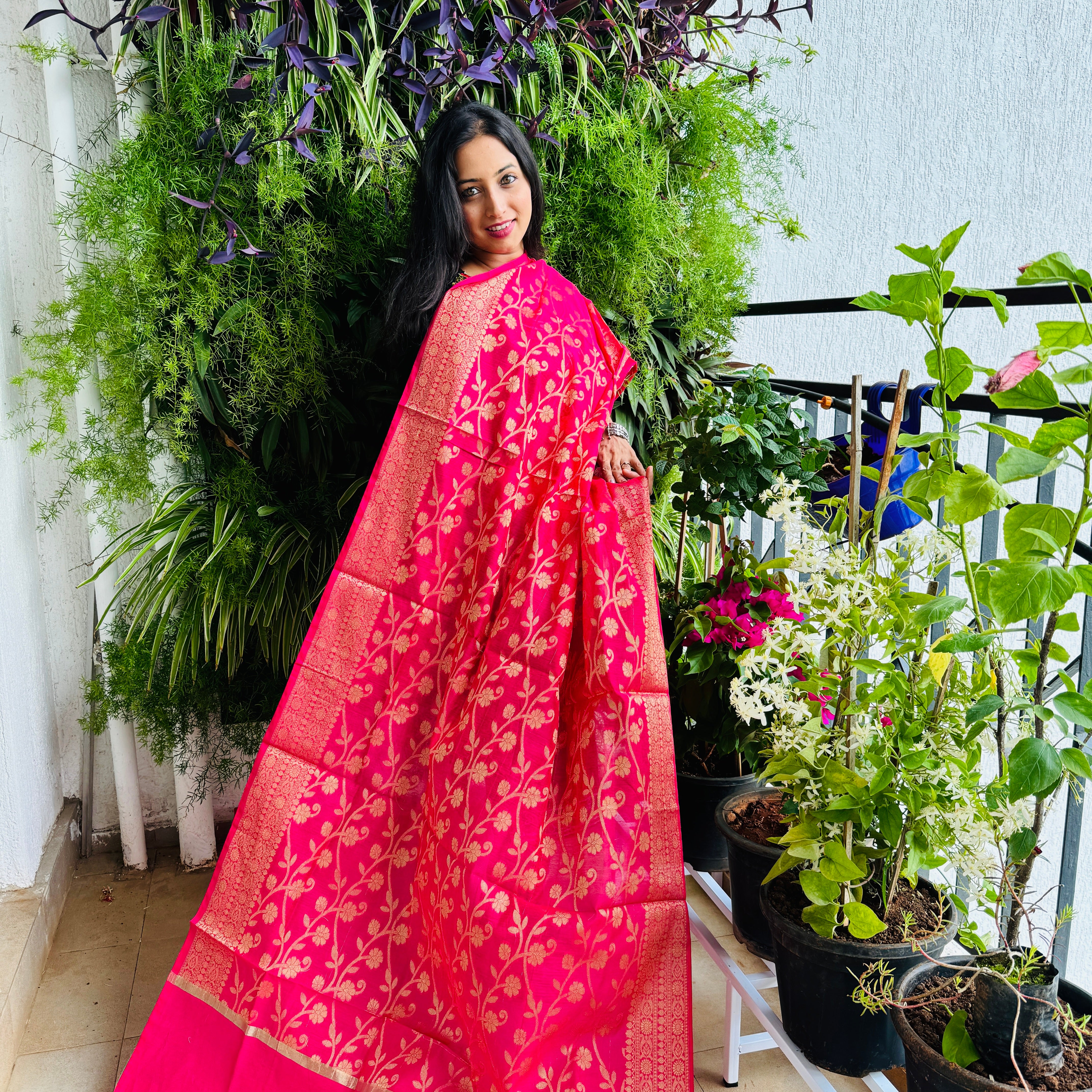 Banarasi Cotton Silk With Floral Pattern Jaal Dupatta- Pink