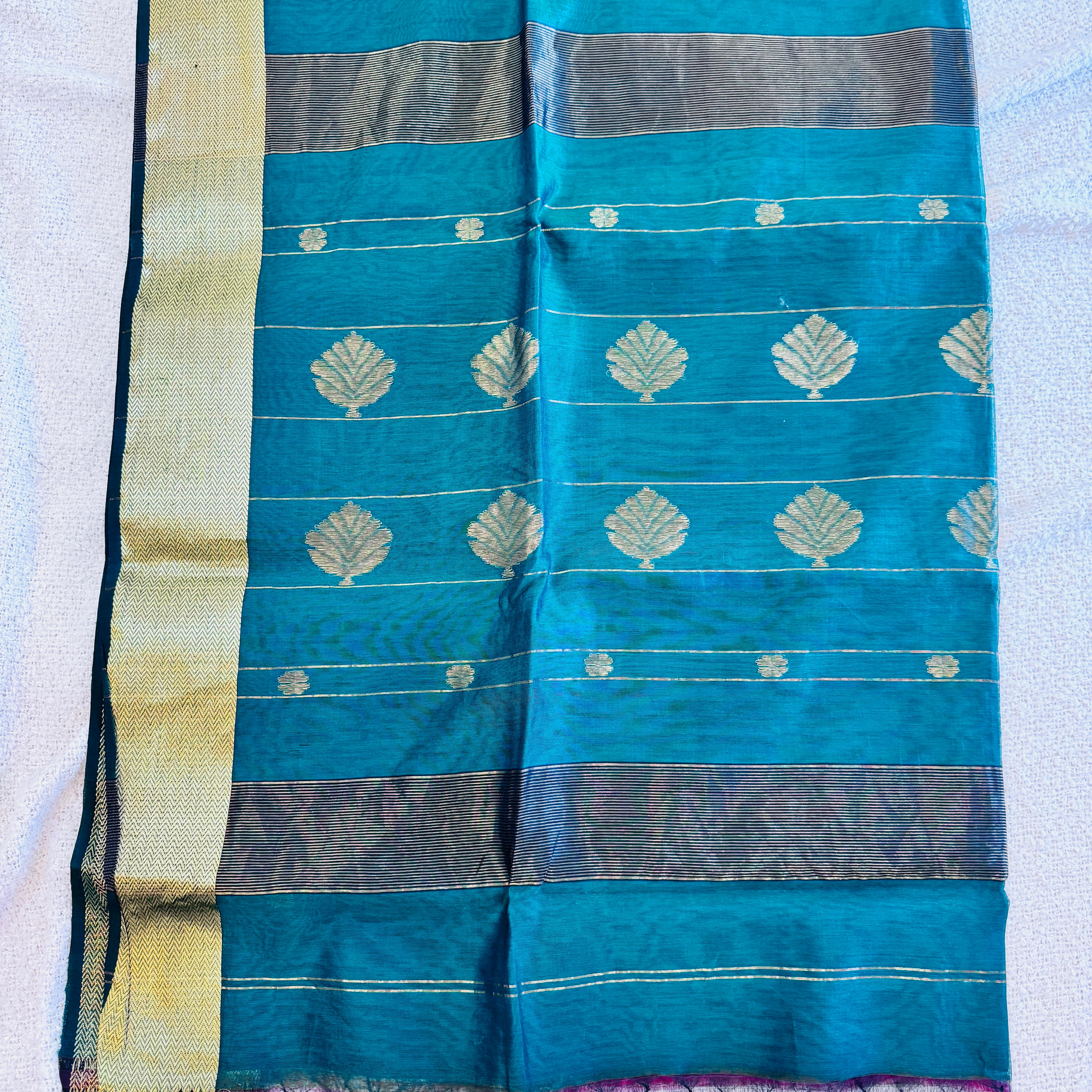 Maheshwari Handloom handwoven cotton silk Saree Bottle Green