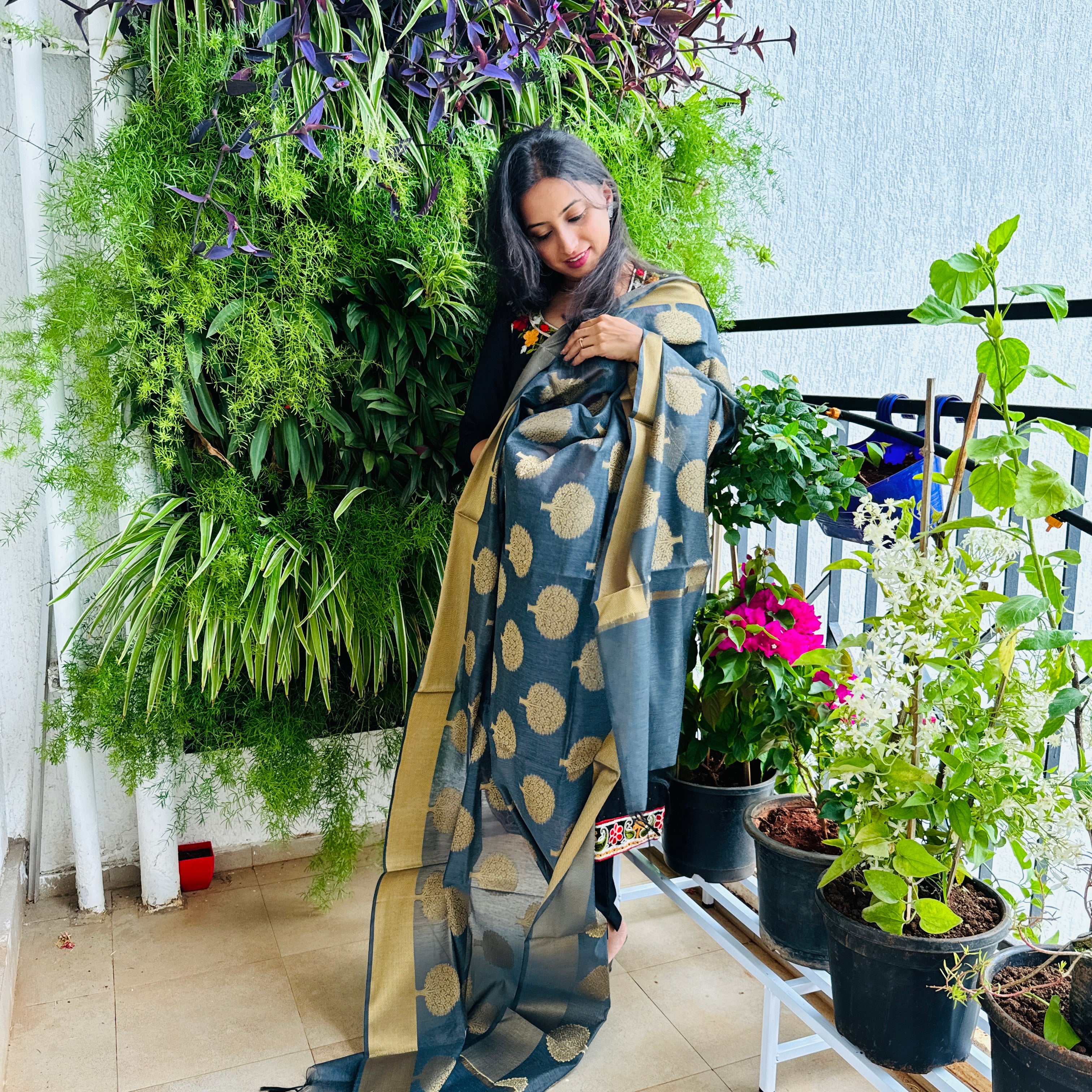 Banarasi Cotton Silk Dupatta With Floral Jaal In Zari - Dark Grey