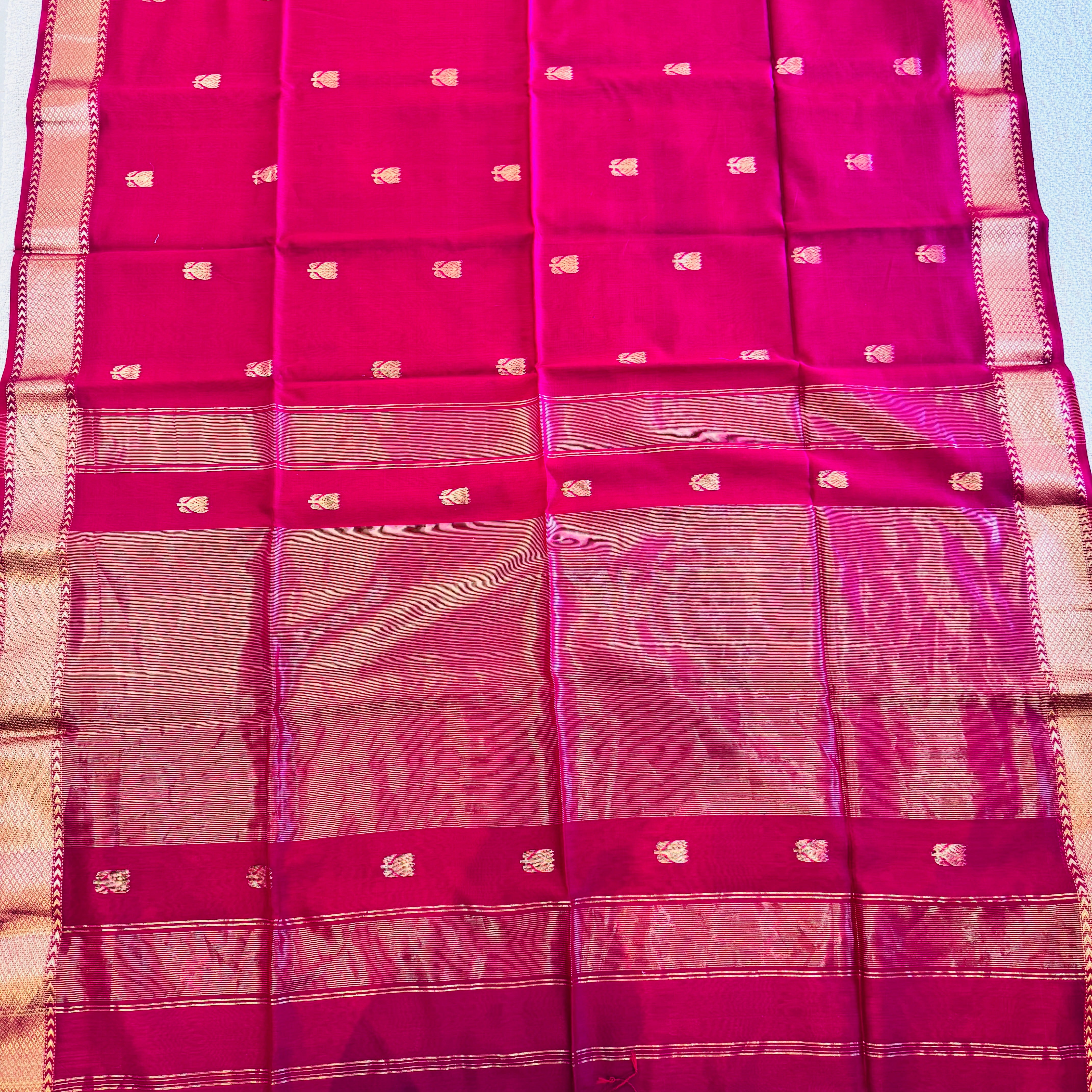 Maheshwari Handloom handwoven cotton silk Saree Red with golden woven zari pallu