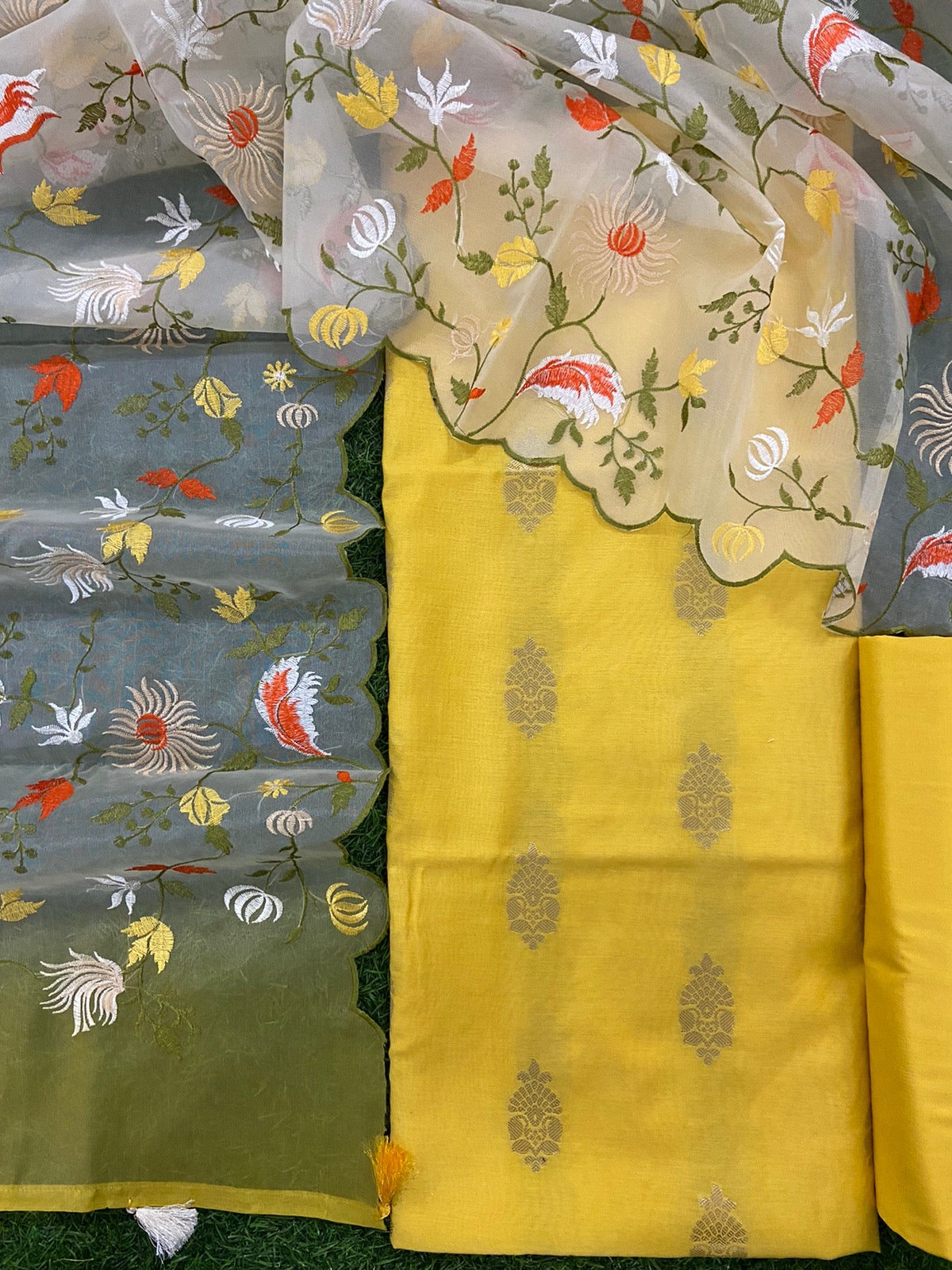 Banarasi  Pure Mercerised Silk Handloom Dyeable Suits