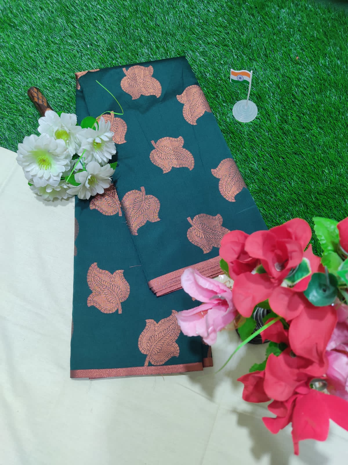 Banarasi Tapeta Mix Silk Saree - Red,Blue,Light Blue,Green,Purple.