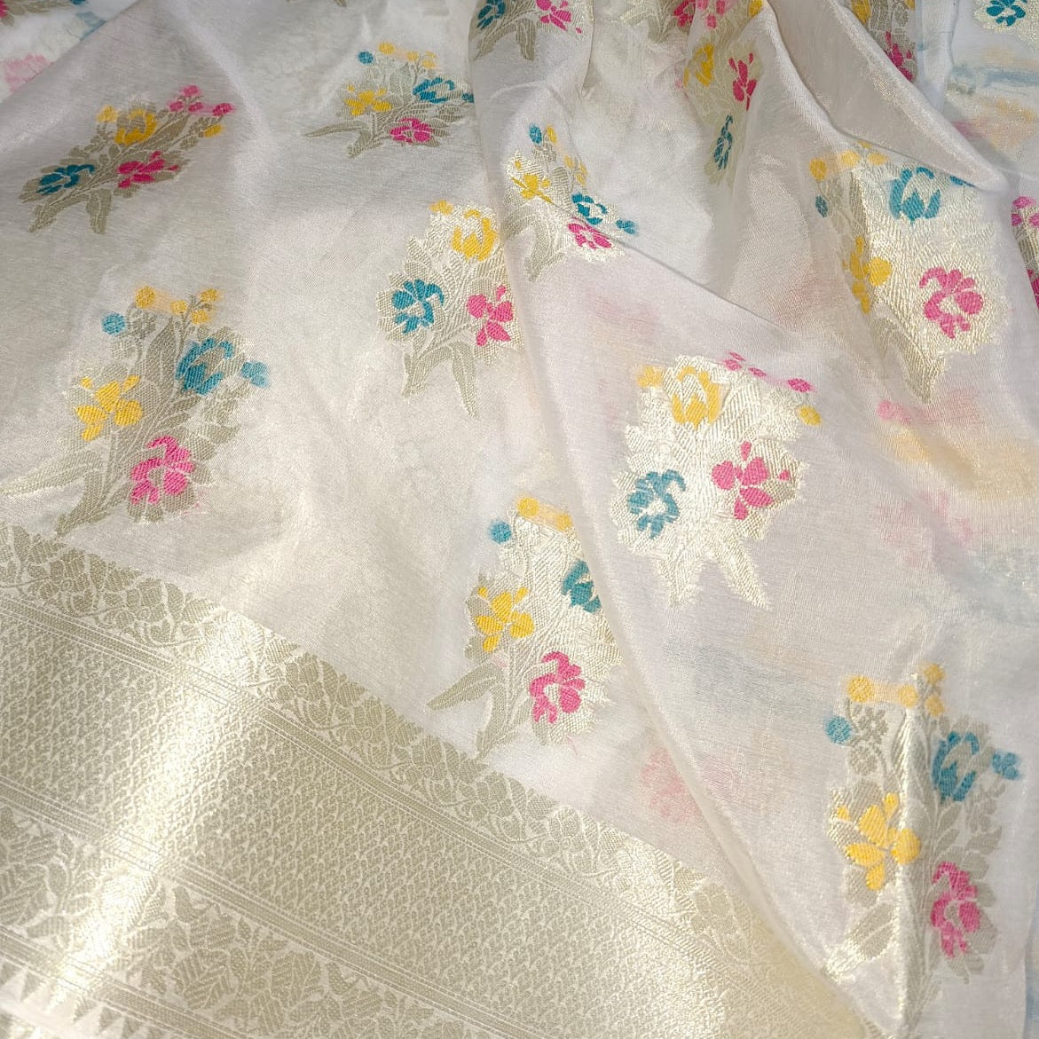 Warm Silk Banarasi Saree With Tilfi Butta -Red, Black, White, Pista Green, Pink, Peach, Blue.