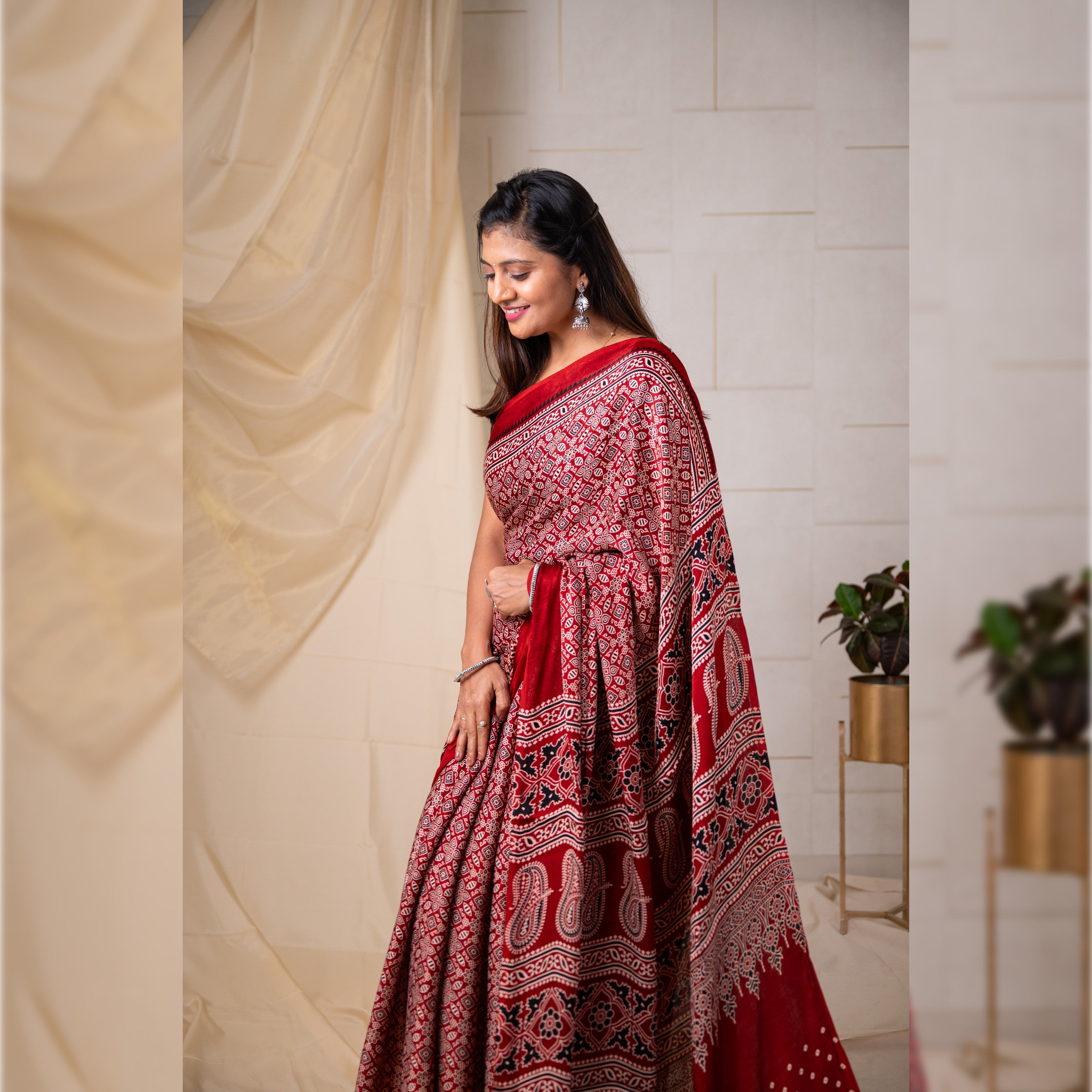 Modal Silk Mashroo Mix Ajrakh Saree With Mashroo Mix - Red