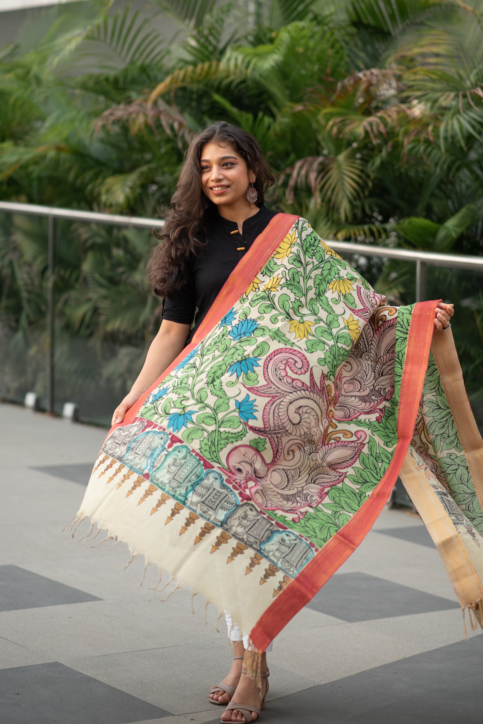 Pen Kalamkari Hand Painted Chinoor Silk Dupatta - Off White