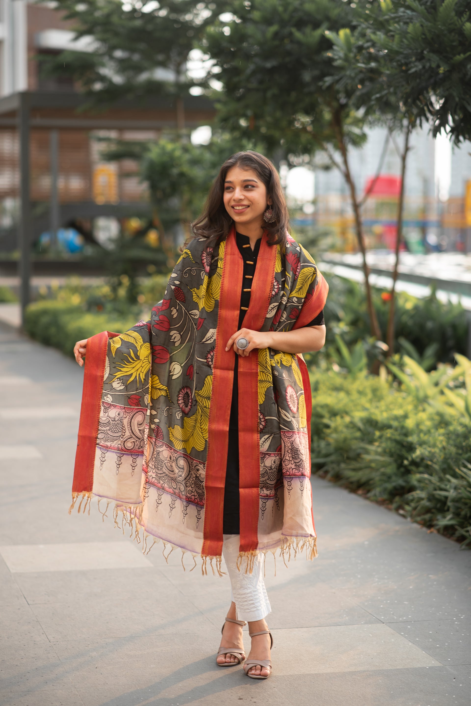 Pen Kalamkari Hand Painted Chinoor Silk Dupatta - Multicolour