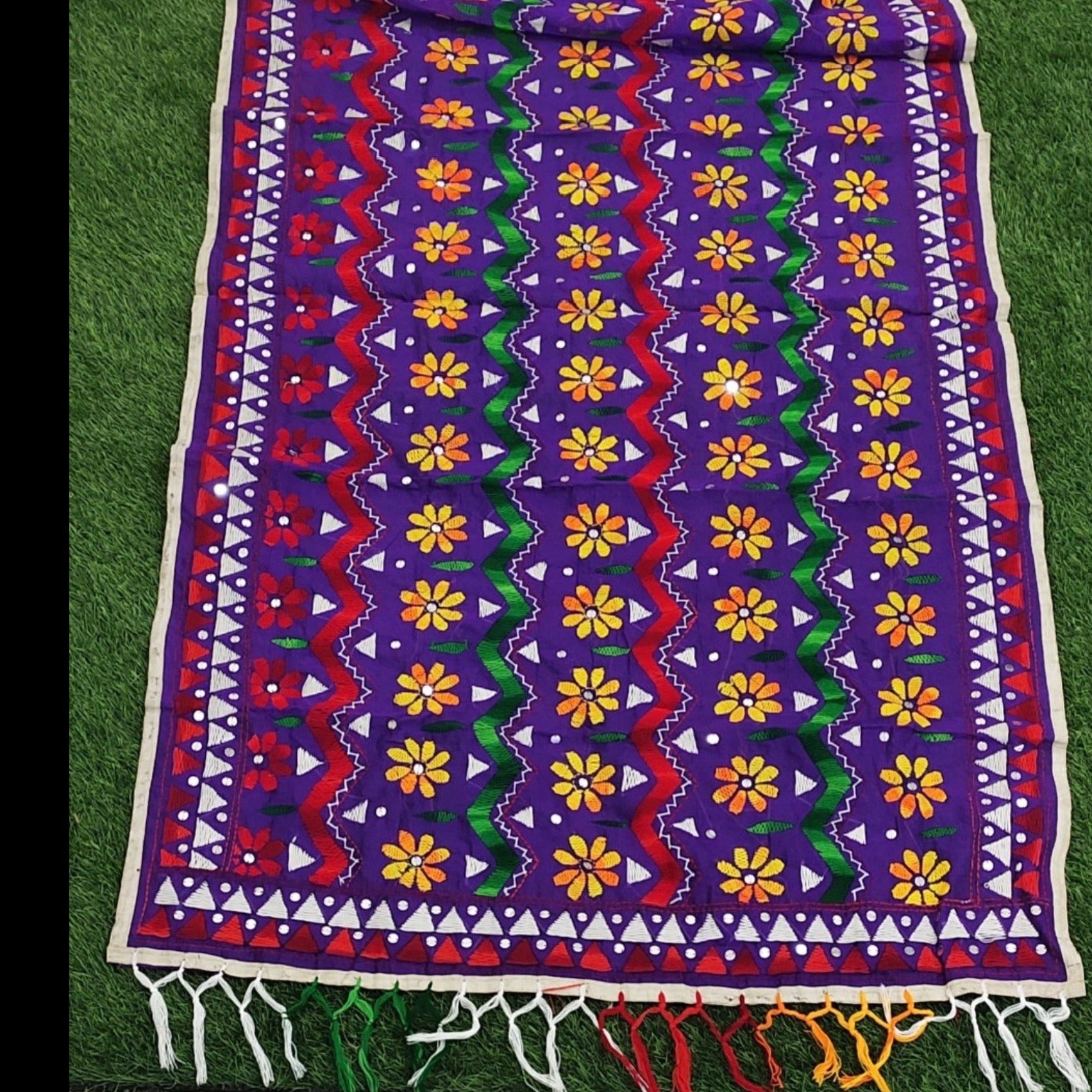Chanderi Hand Embroidered Dupatta - Jhallar