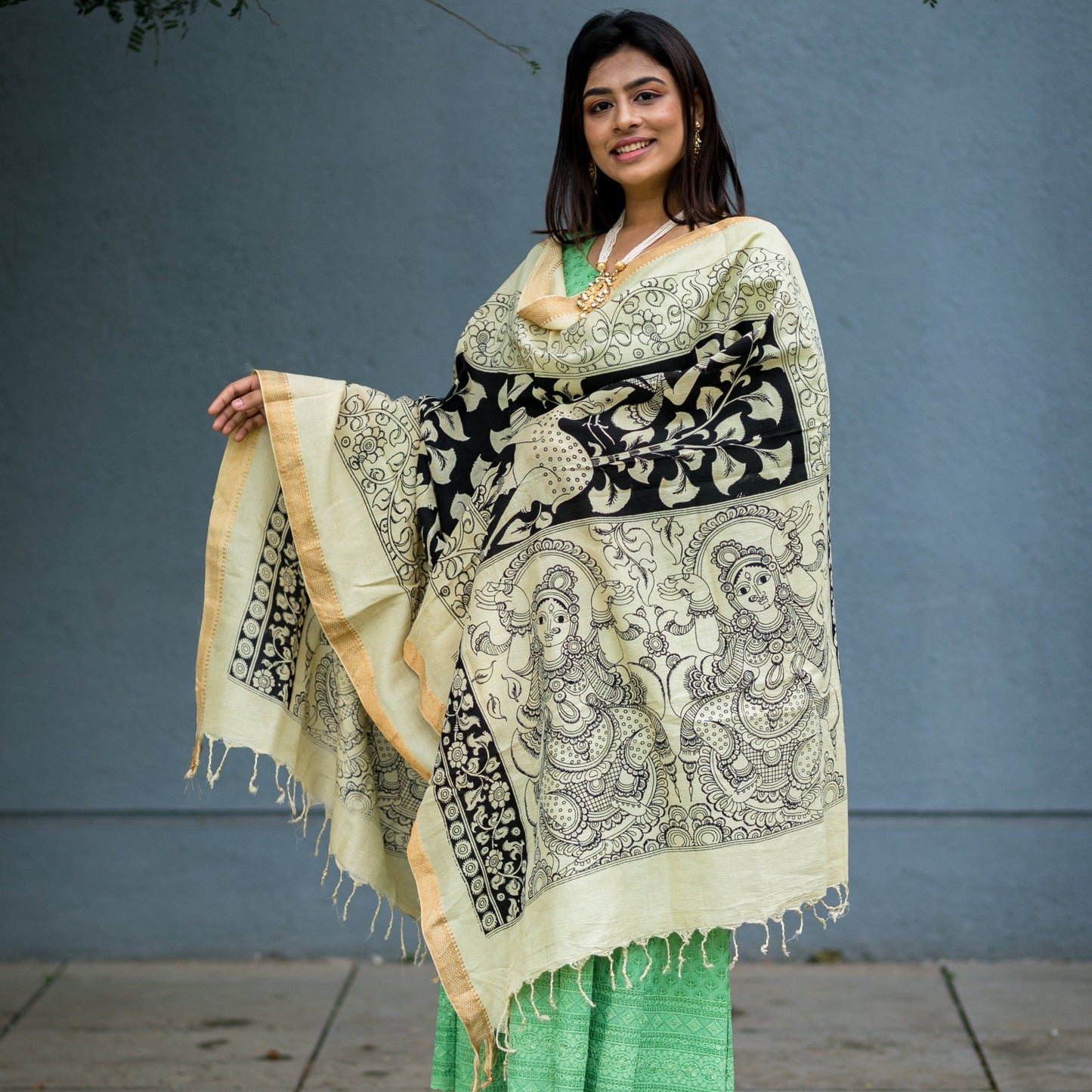 Mangalgiri Cotton Pen Kalamkari Dupatta - Black and White