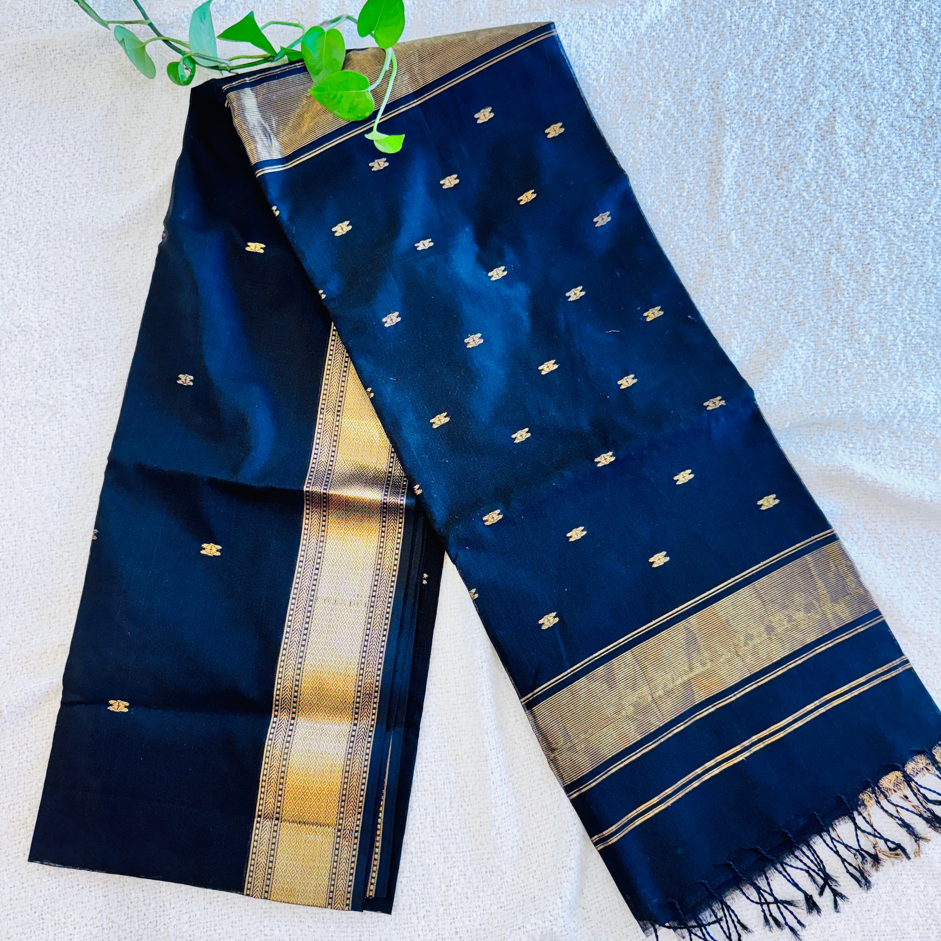 Maheshwari Handloom handwoven cotton silk Saree Black