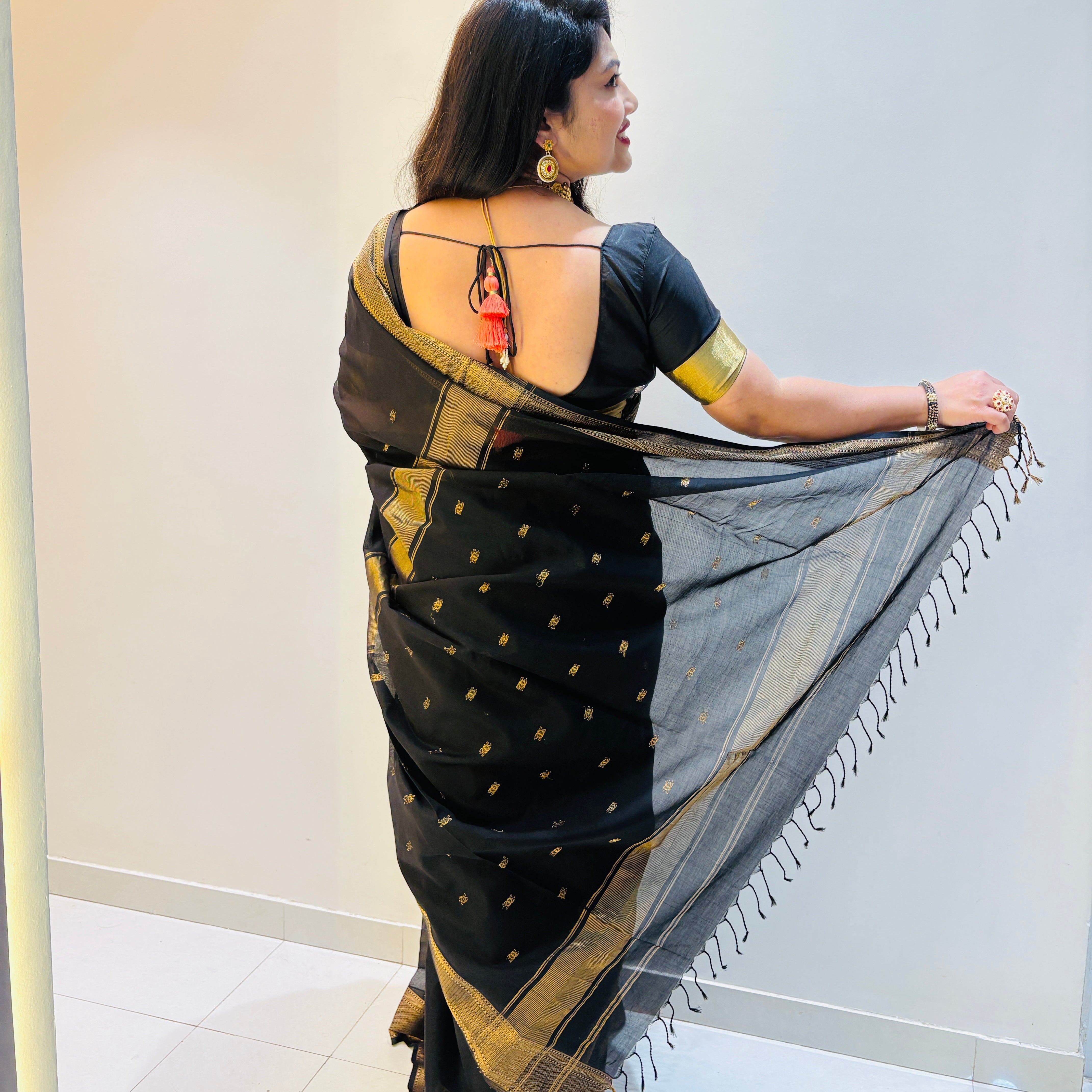 Maheshwari Handloom handwoven cotton silk Saree Black