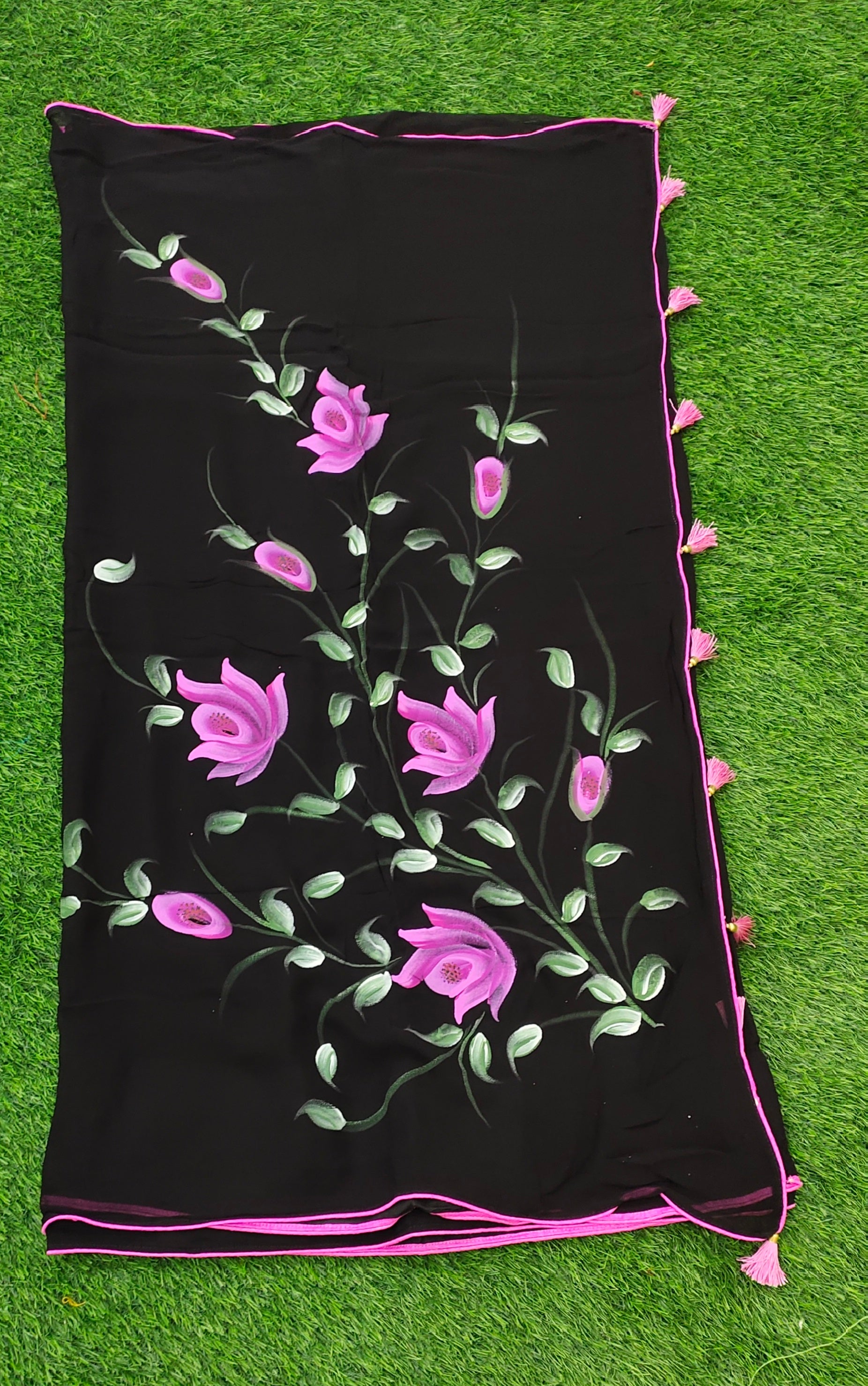 Floral hand embroidery designs patterns beginners | Fabric painting saree  painting designs | cute daily embroidery designs for embroidery: simple  Floral hand embroidery designs patterns beginners: BIRDIE, TWIN:  9781677495108: Amazon.com: Books