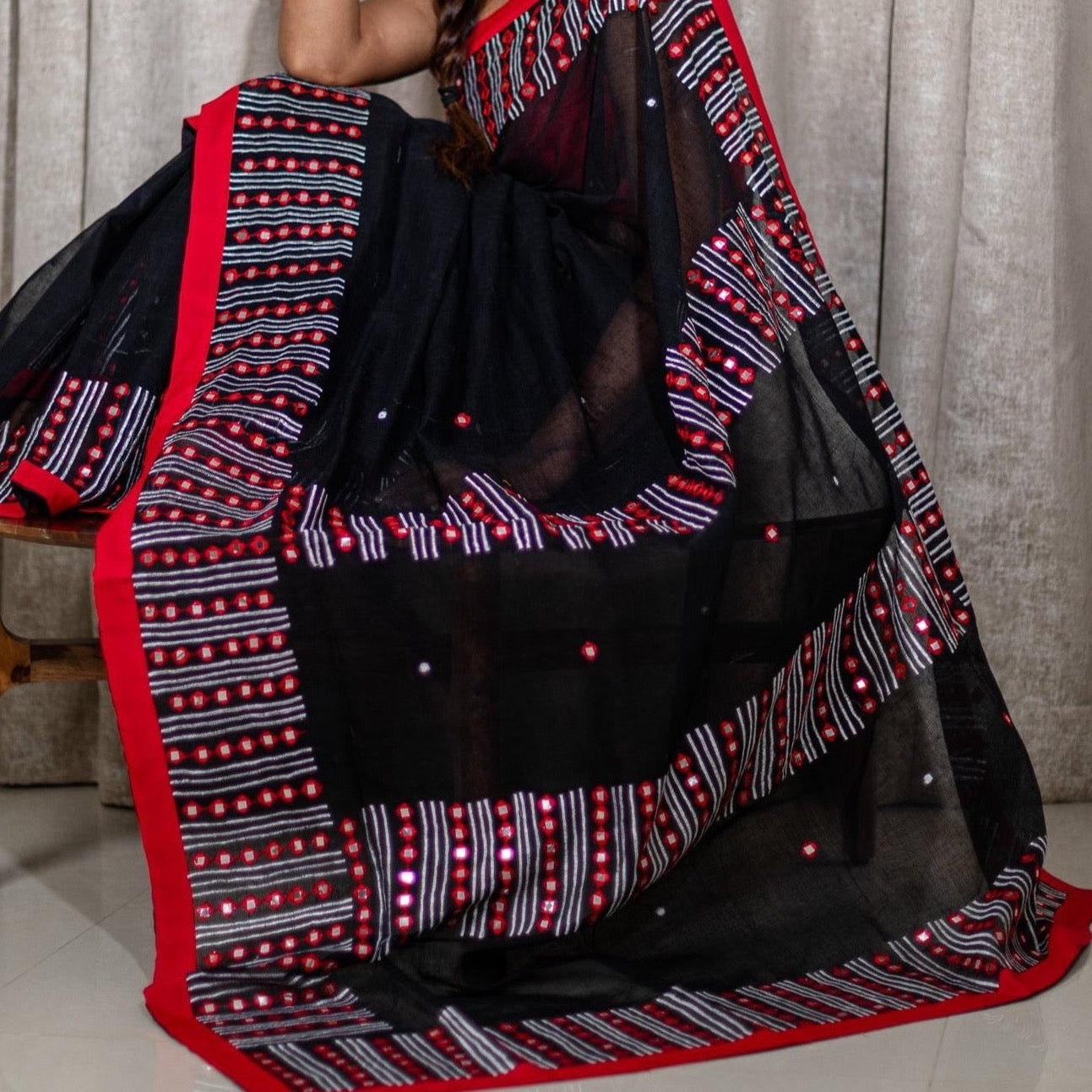 Bangladeshi Tant Saree Embroidery Foil Mirror Work - Black Red - Phulari 