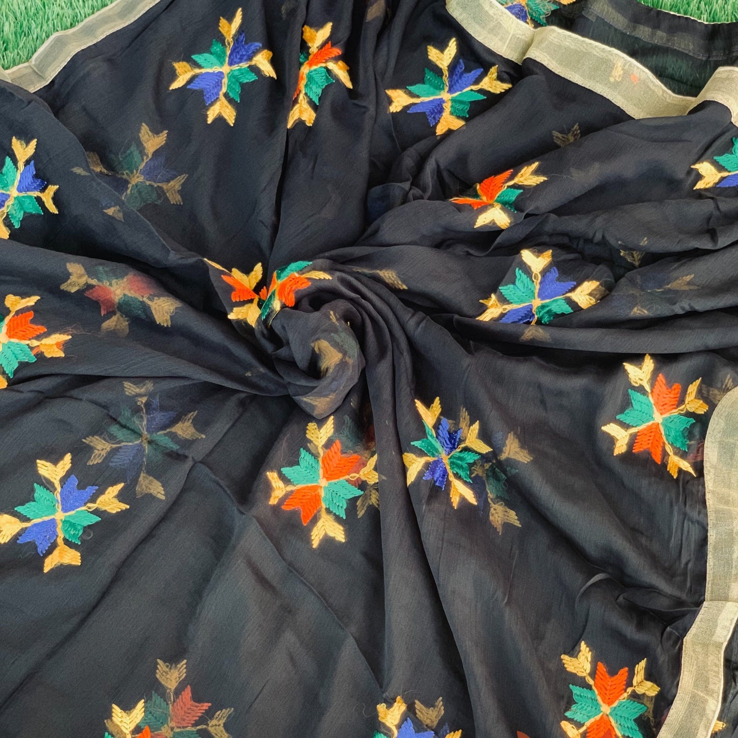 Traditional Simple Floral Butti Phulkari Dupatta - Various Colours